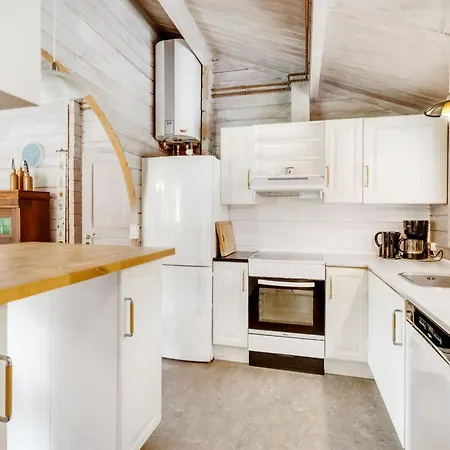 Holiday home Aisling - 700m From The Sea By Interhome *